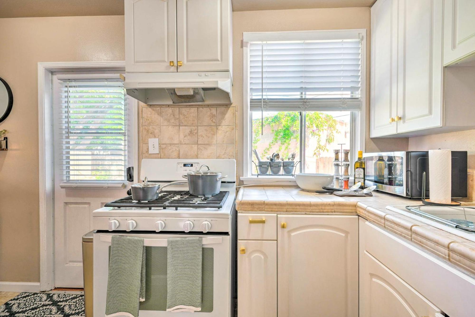 Stylish And Modern Burbank Gem With Private Yard! Villa Kültér fotó