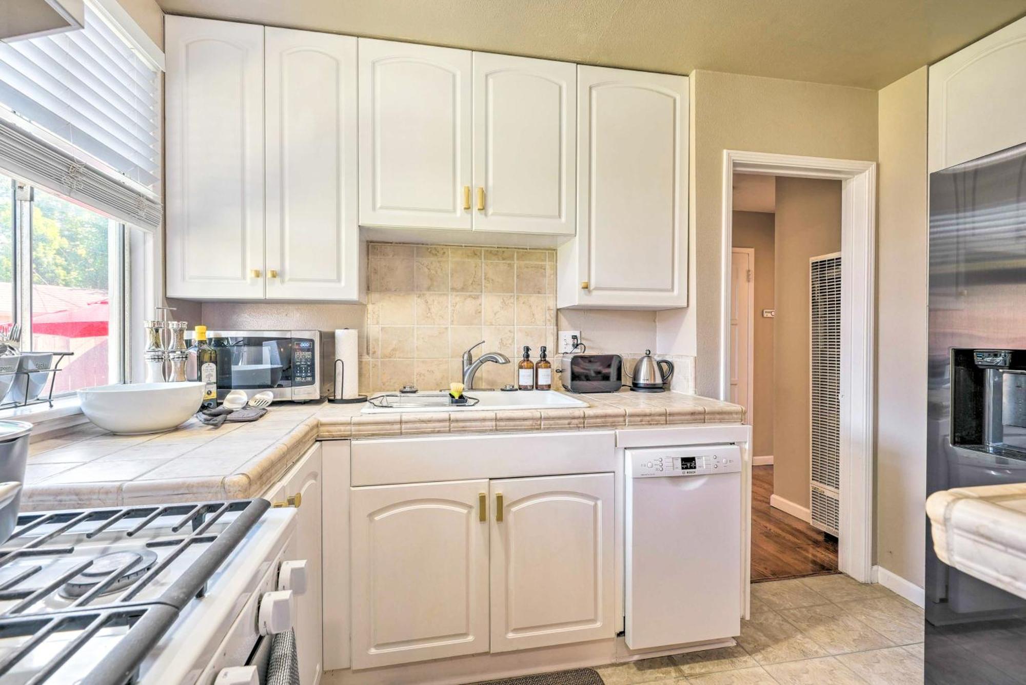 Stylish And Modern Burbank Gem With Private Yard! Villa Kültér fotó